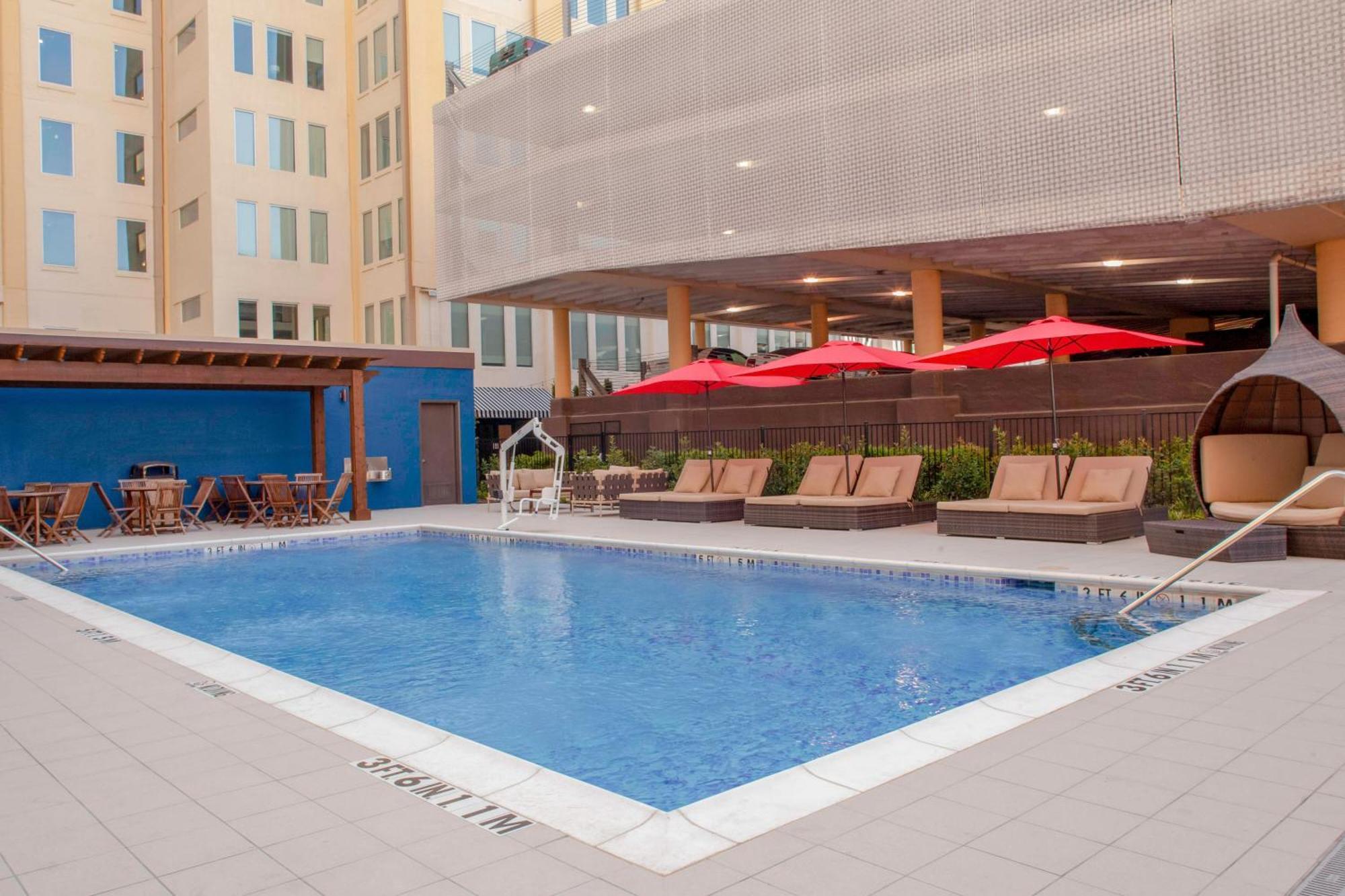 Fairfield Inn & Suites By Marriott Dallas Downtown Exterior photo